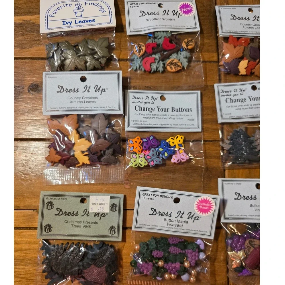 Dress It Up Novelty Craft Buttons Nature Autumn Holiday Lot 10 Packs